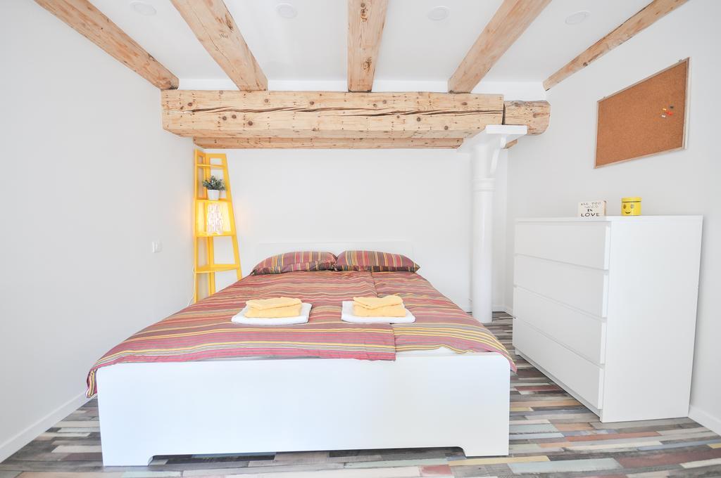 Apartment Tobacna Yellow